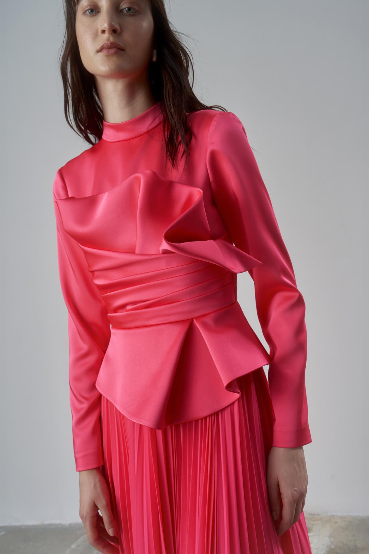 Saten Drapeli Eteği Piliseli Uzun Abiye Elbise