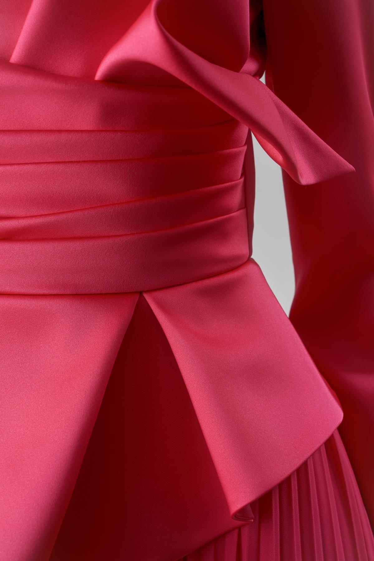 Saten Drapeli Eteği Piliseli Uzun Abiye Elbise