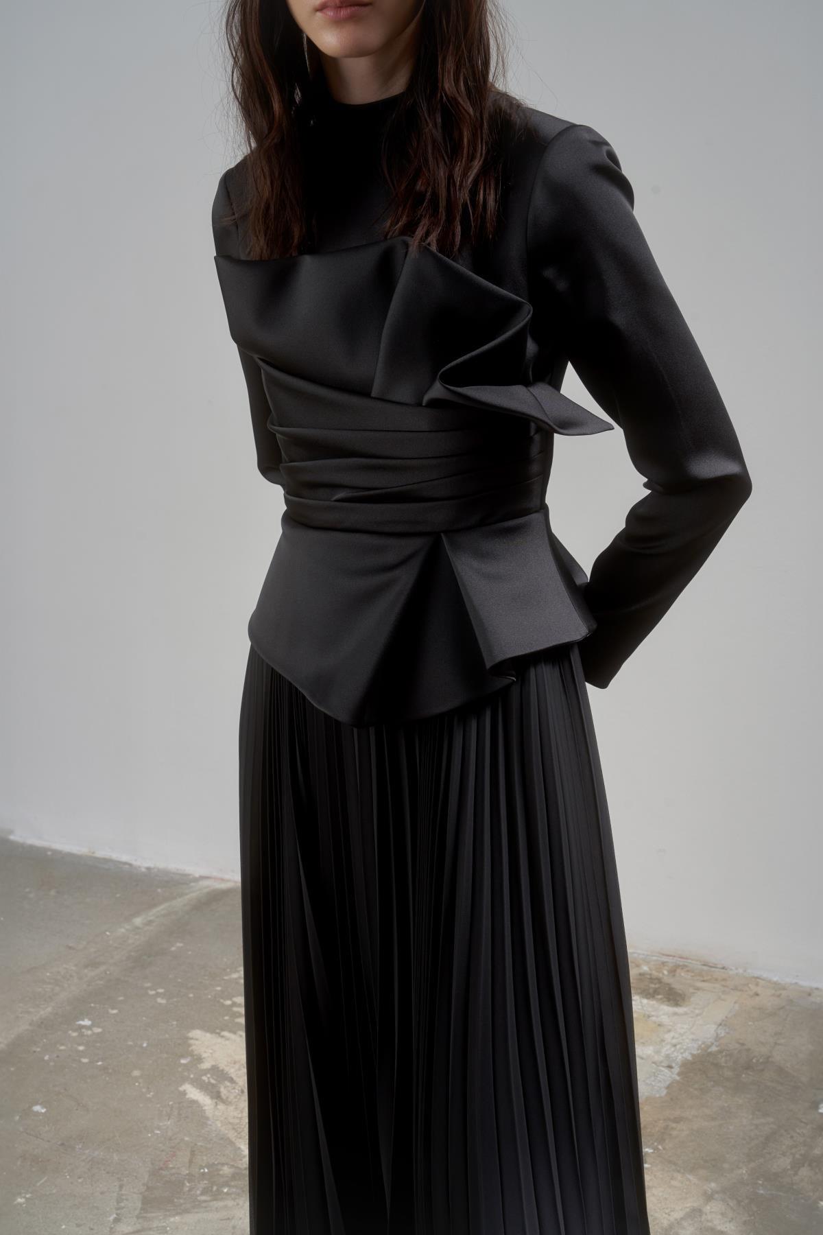 Saten Drapeli Eteği Piliseli Uzun Abiye Elbise