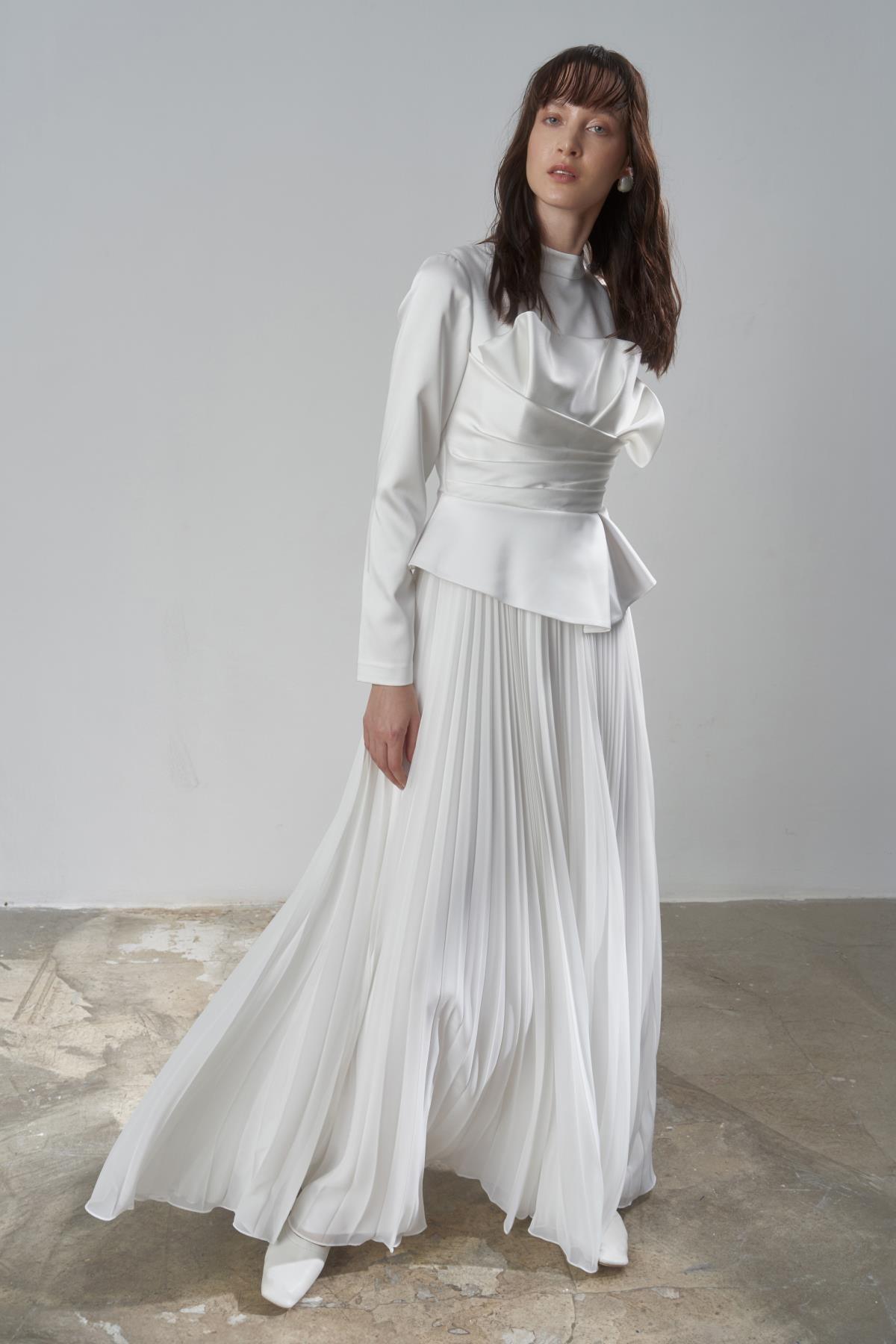 Saten Drapeli Eteği Piliseli Uzun Abiye Elbise