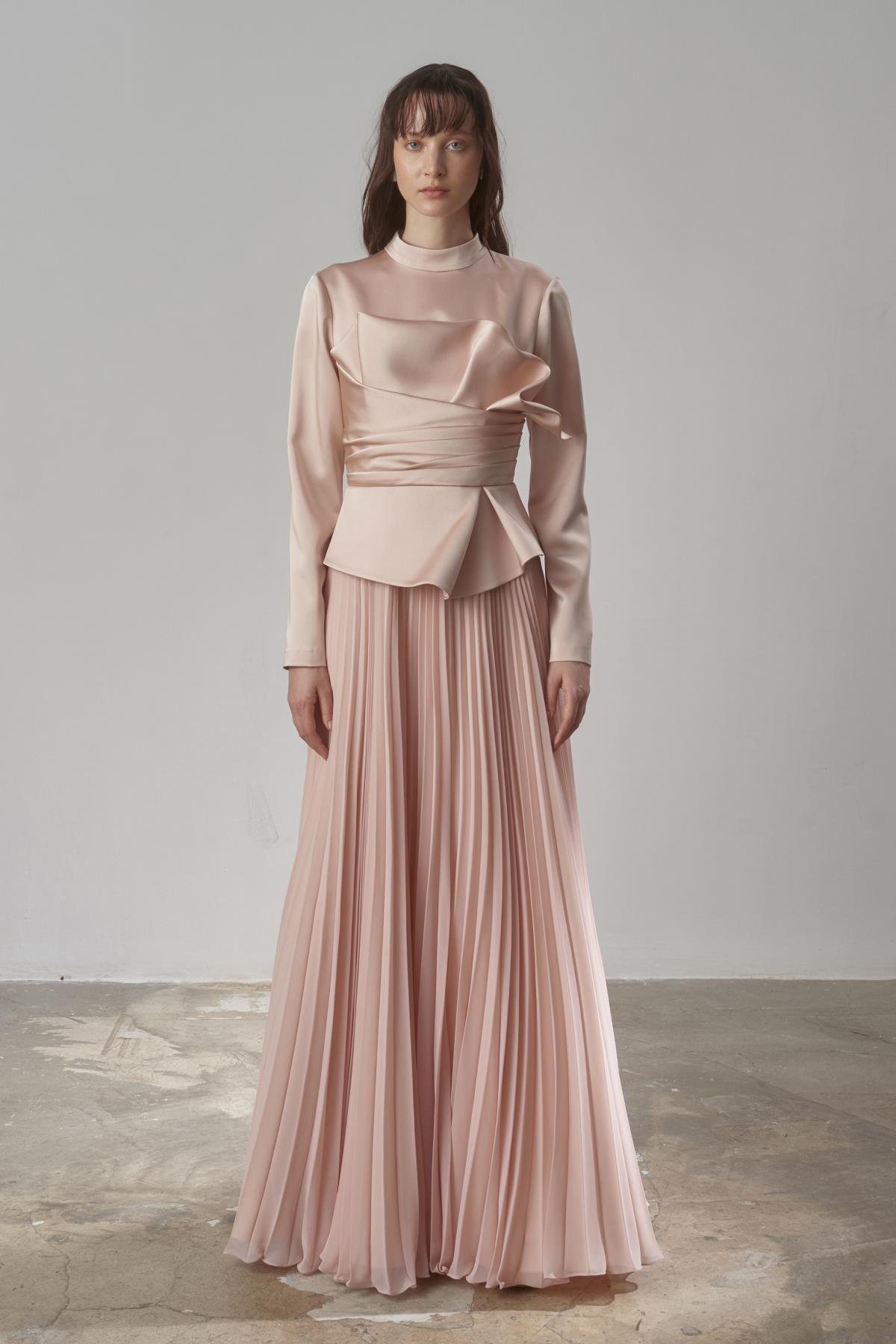 Saten Drapeli Eteği Piliseli Uzun Abiye Elbise