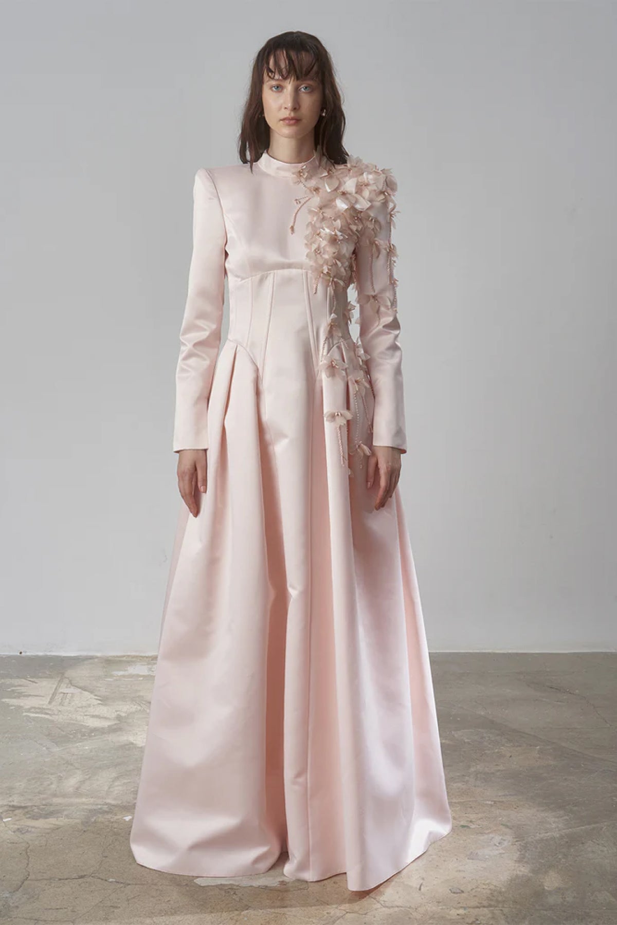 Üç Boyutlu Çiçekli Korsajlı Uzun Abiye Elbise