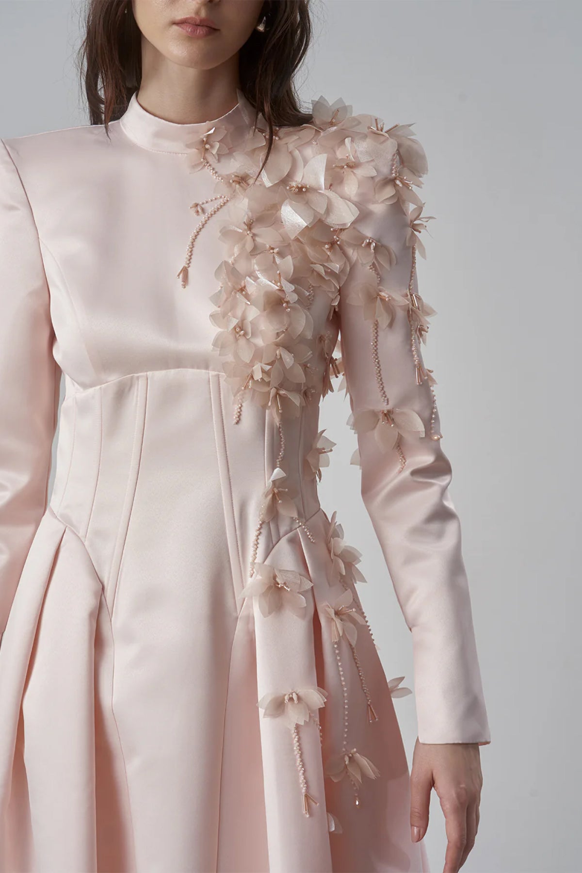 Üç Boyutlu Çiçekli Korsajlı Uzun Abiye Elbise