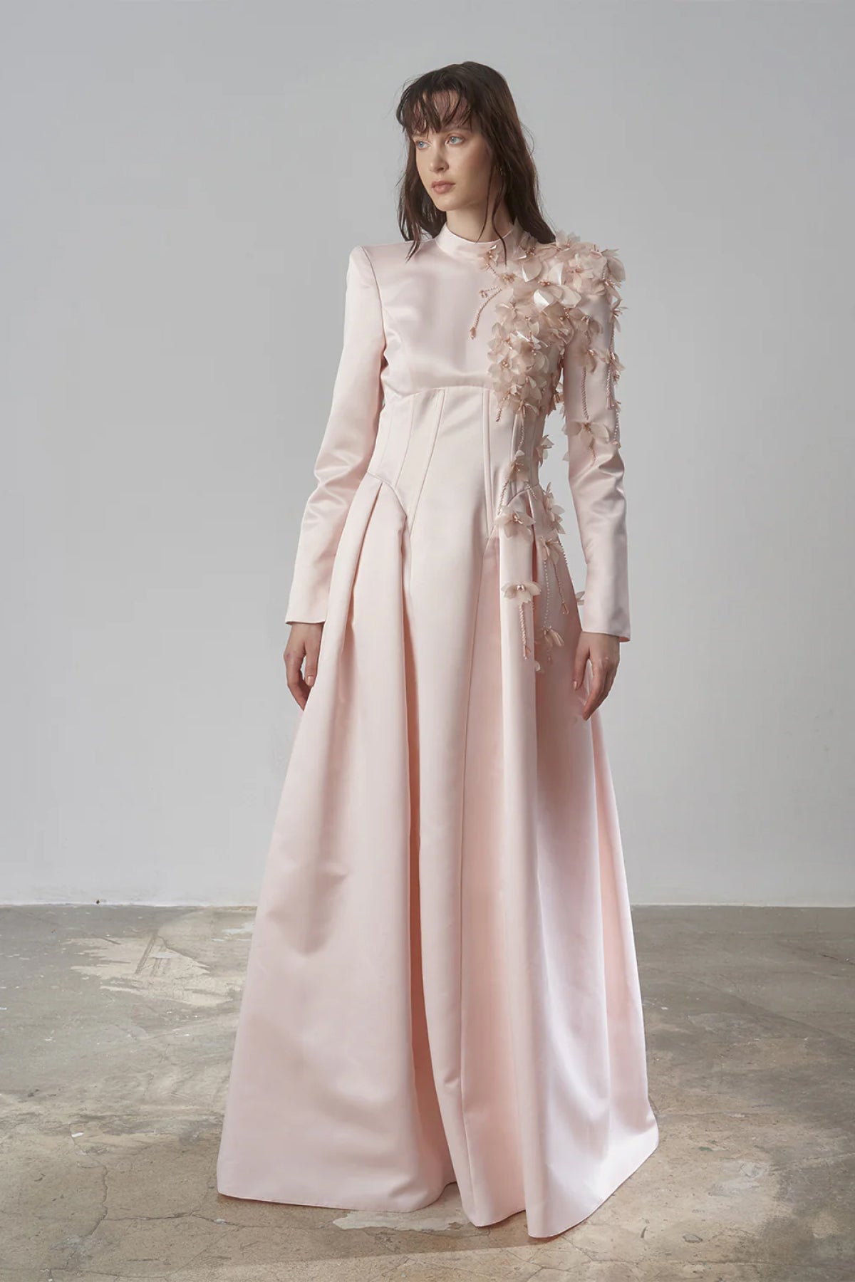 Üç Boyutlu Çiçekli Korsajlı Uzun Abiye Elbise