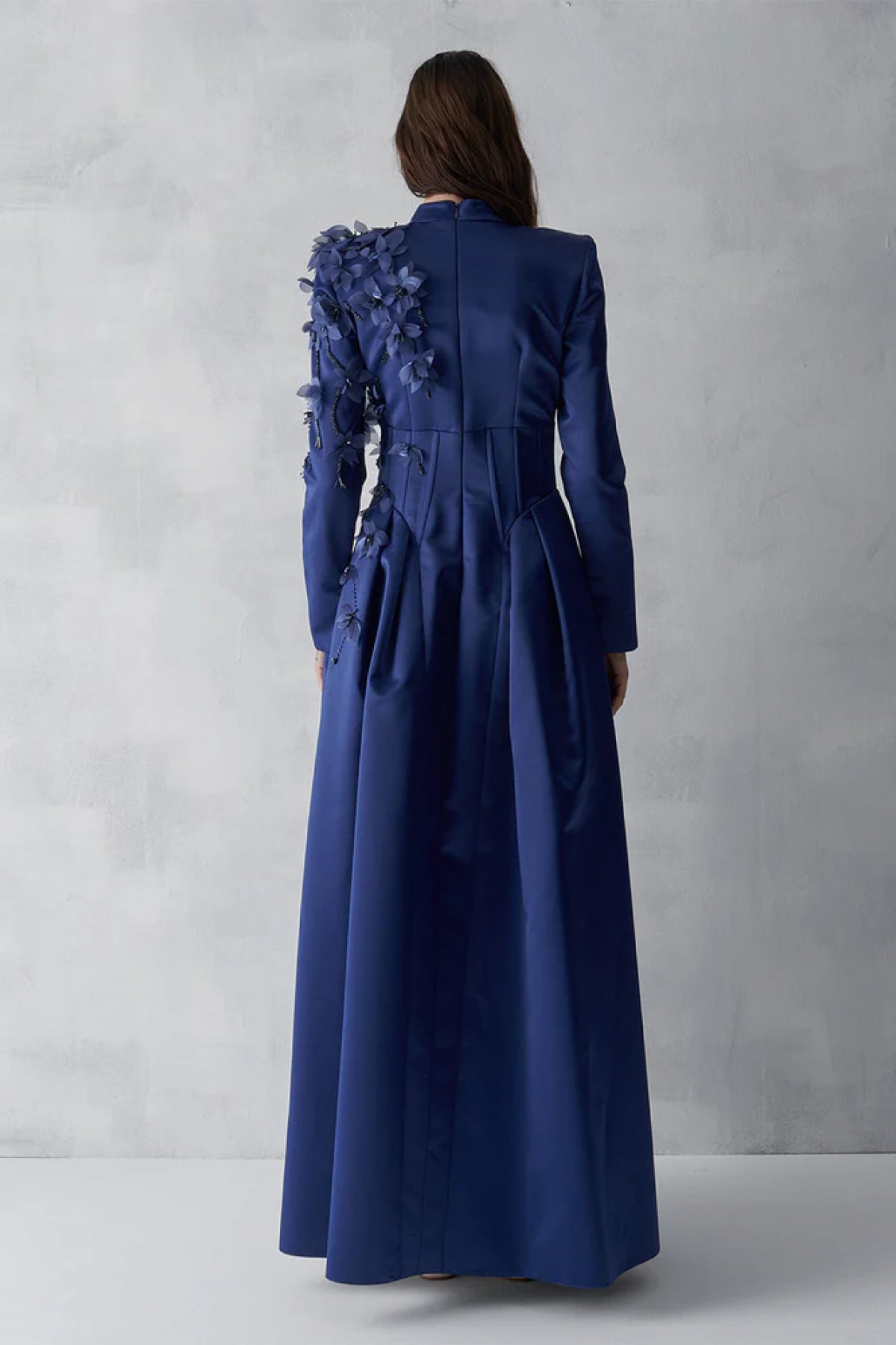 Üç Boyutlu Çiçekli Korsajlı Uzun Abiye Elbise