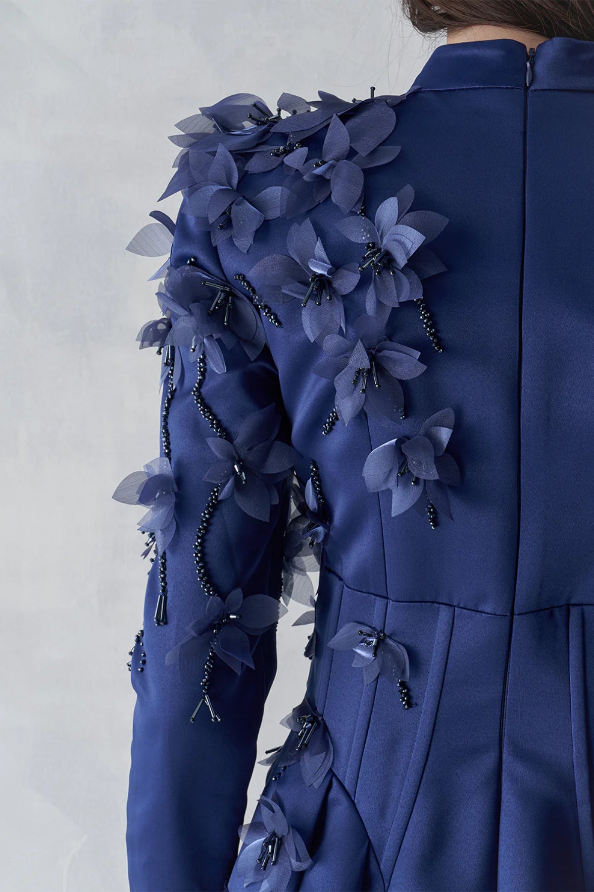 Üç Boyutlu Çiçekli Korsajlı Uzun Abiye Elbise