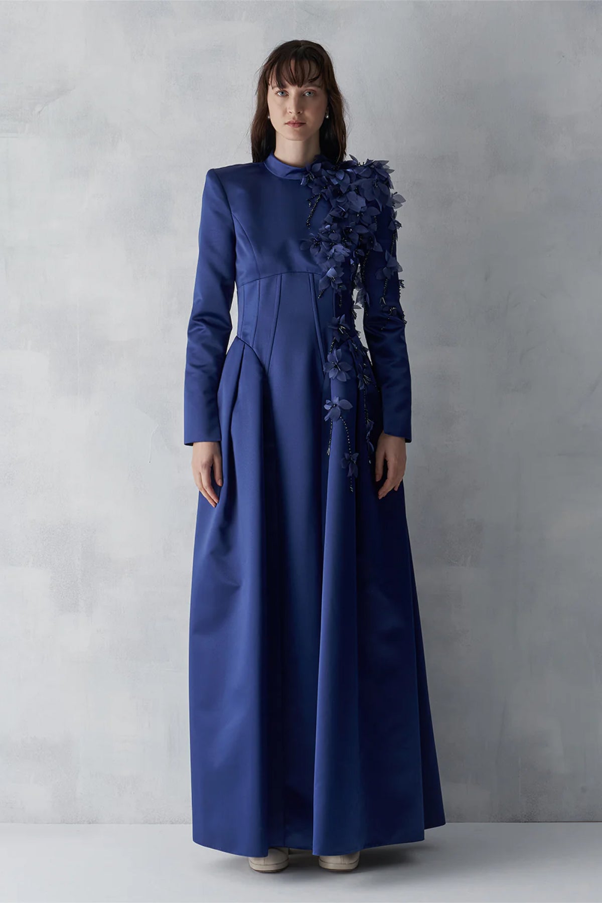 Üç Boyutlu Çiçekli Korsajlı Uzun Abiye Elbise