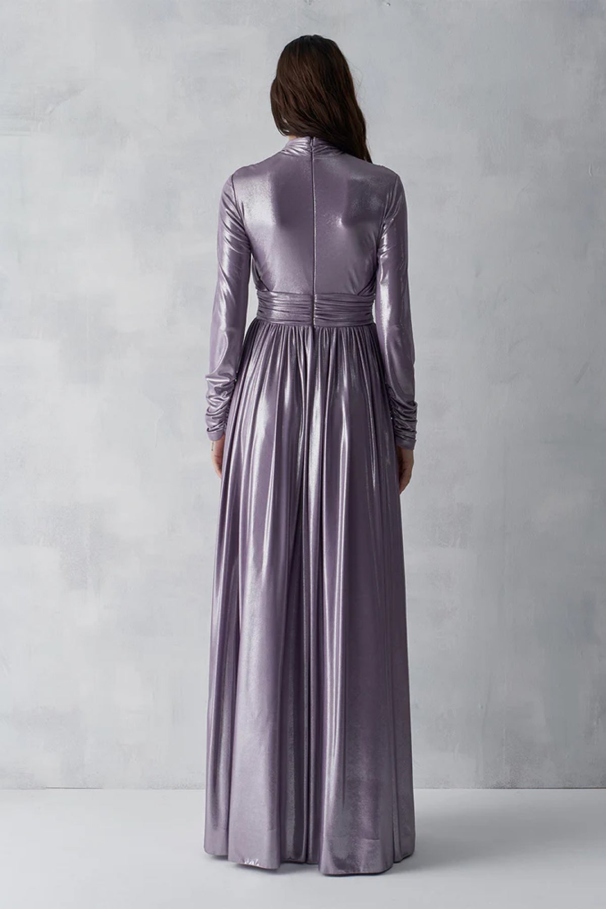 Parlak Kumaş Drapeli Pileli Uzun Abiye Elbise