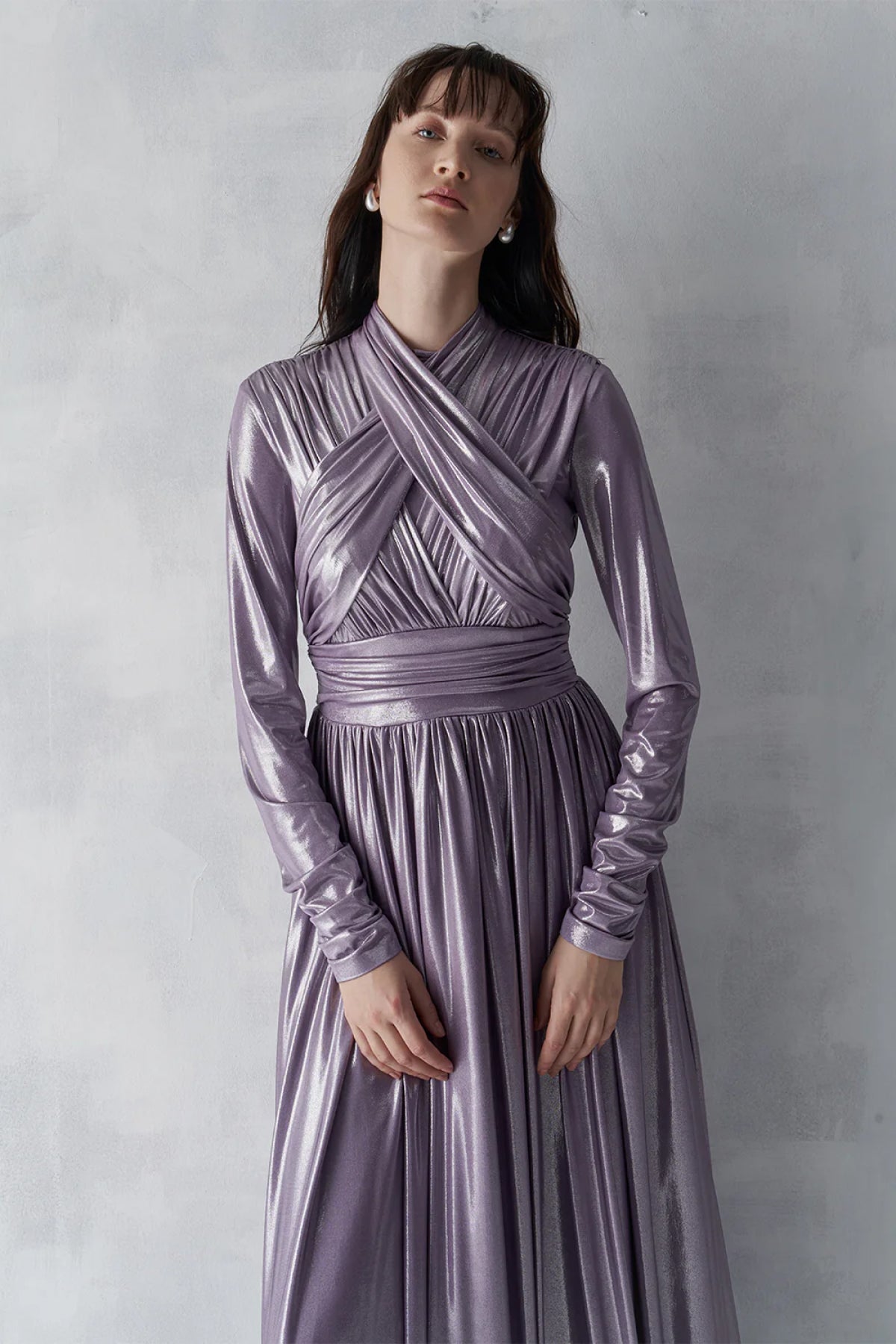 Parlak Kumaş Drapeli Pileli Uzun Abiye Elbise