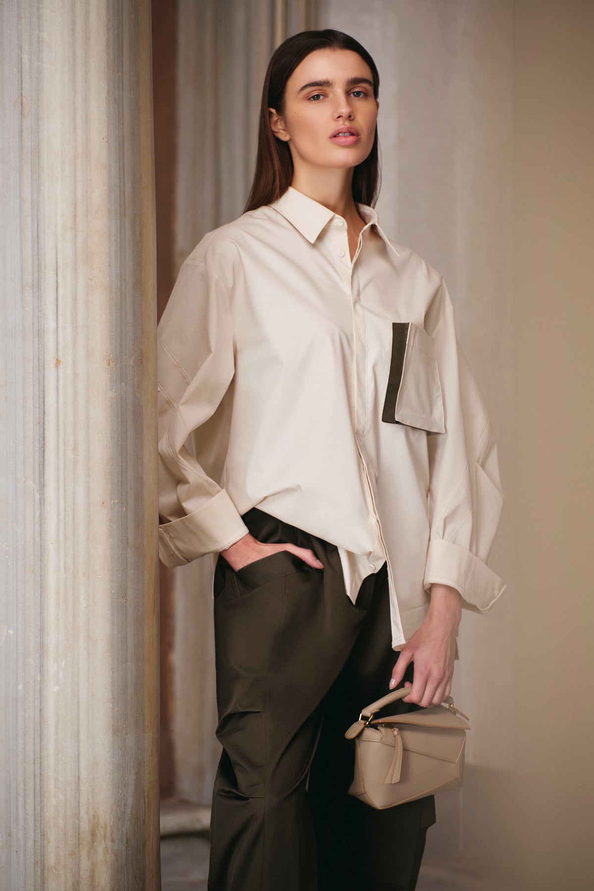 Paça Kemer Detaylı Pantolon