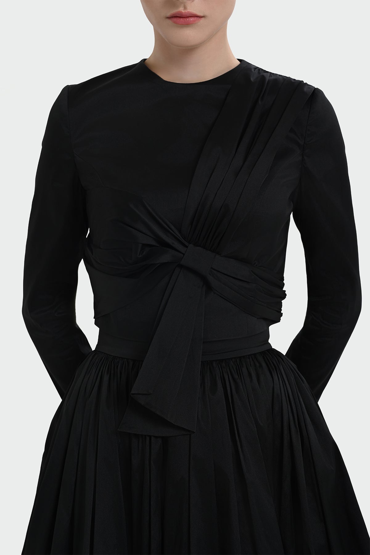 Ön Bağlama Detaylı Uzun Kollu Elbise