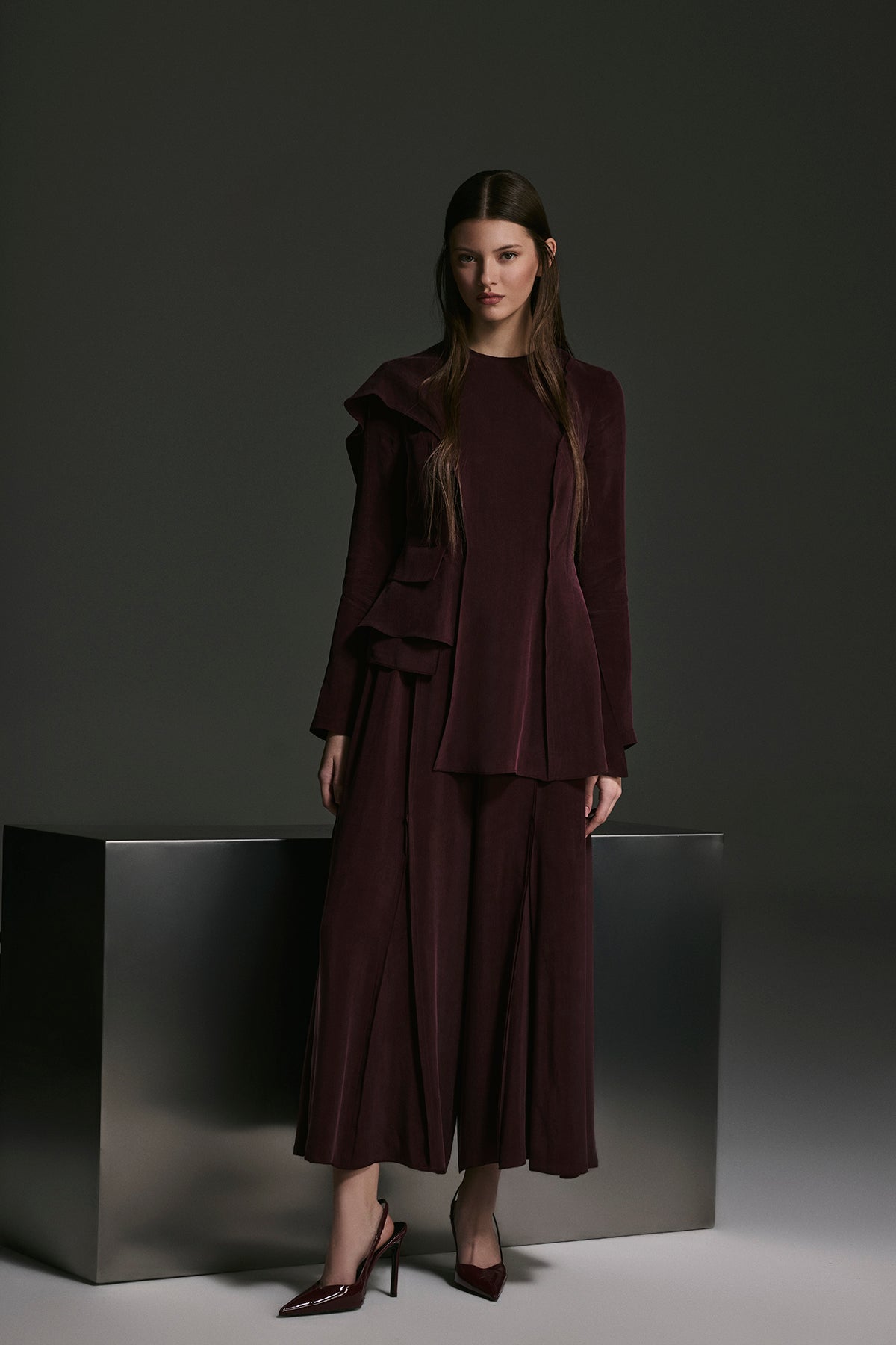 Asimetrik Kesim Bluz Bol Paça Pantolon Takım