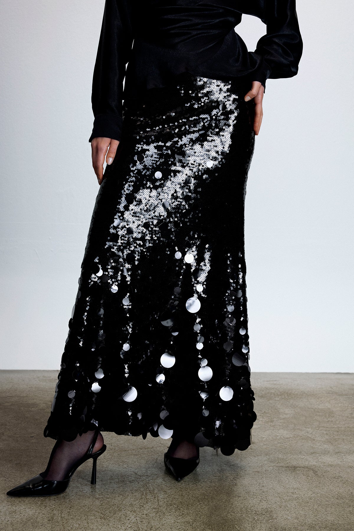 Pul Payet İşlemeli Etek