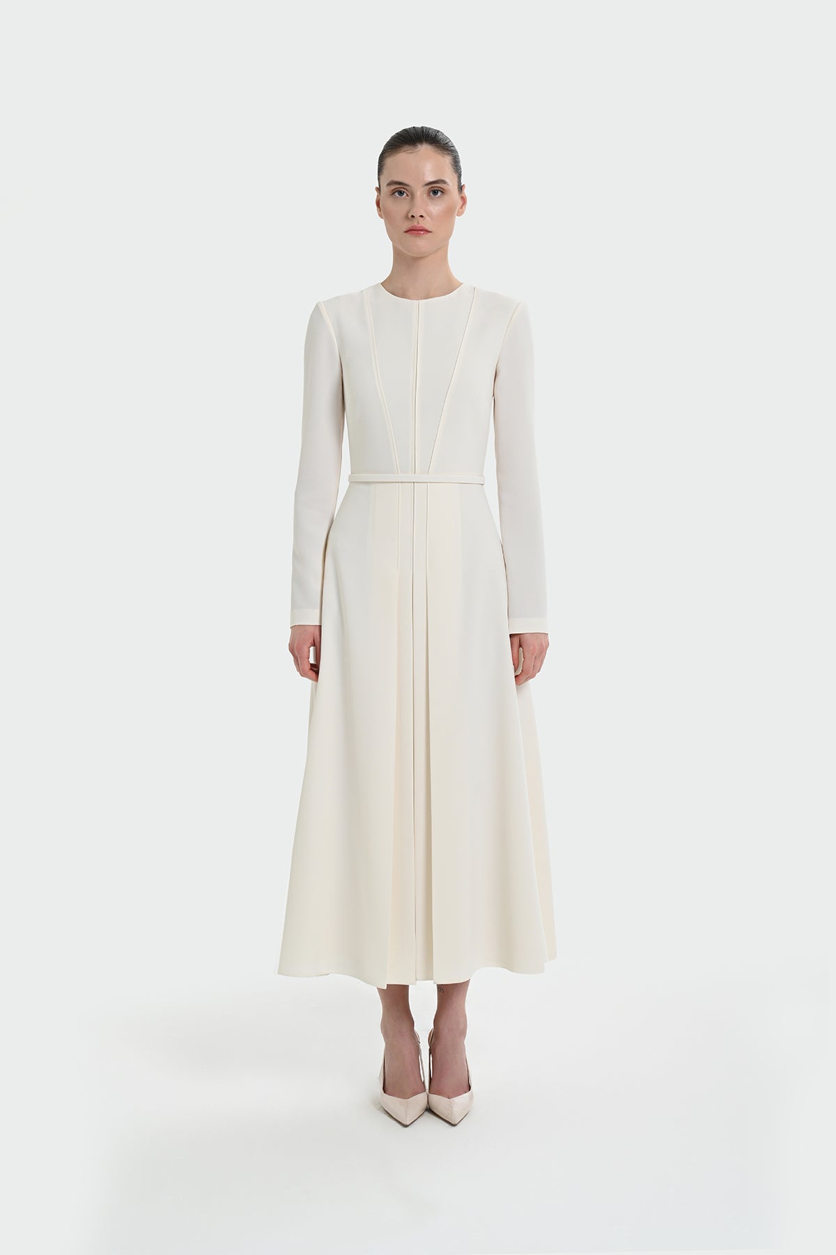 Piliseli Bel Detaylı Elbise