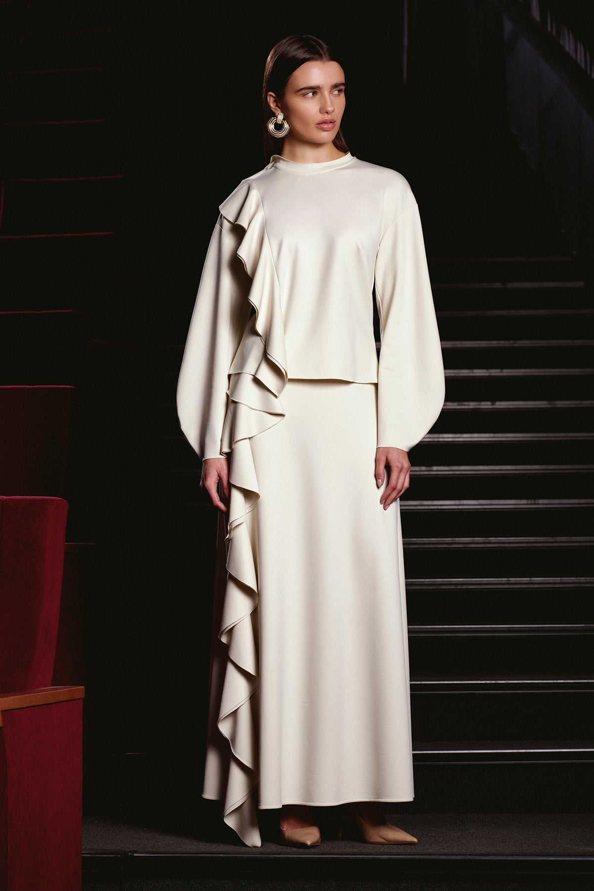 Volanlı Yüksek Yaka Bluz Etek Takım