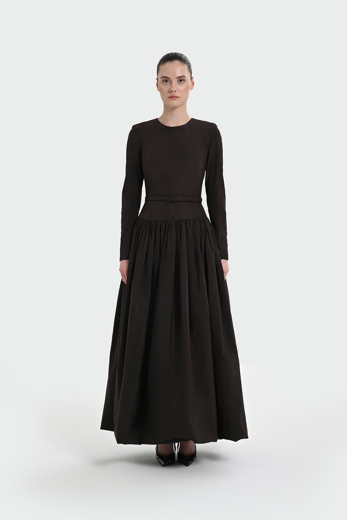 Kemer Detaylı Uzun Kollu Abiye Elbise