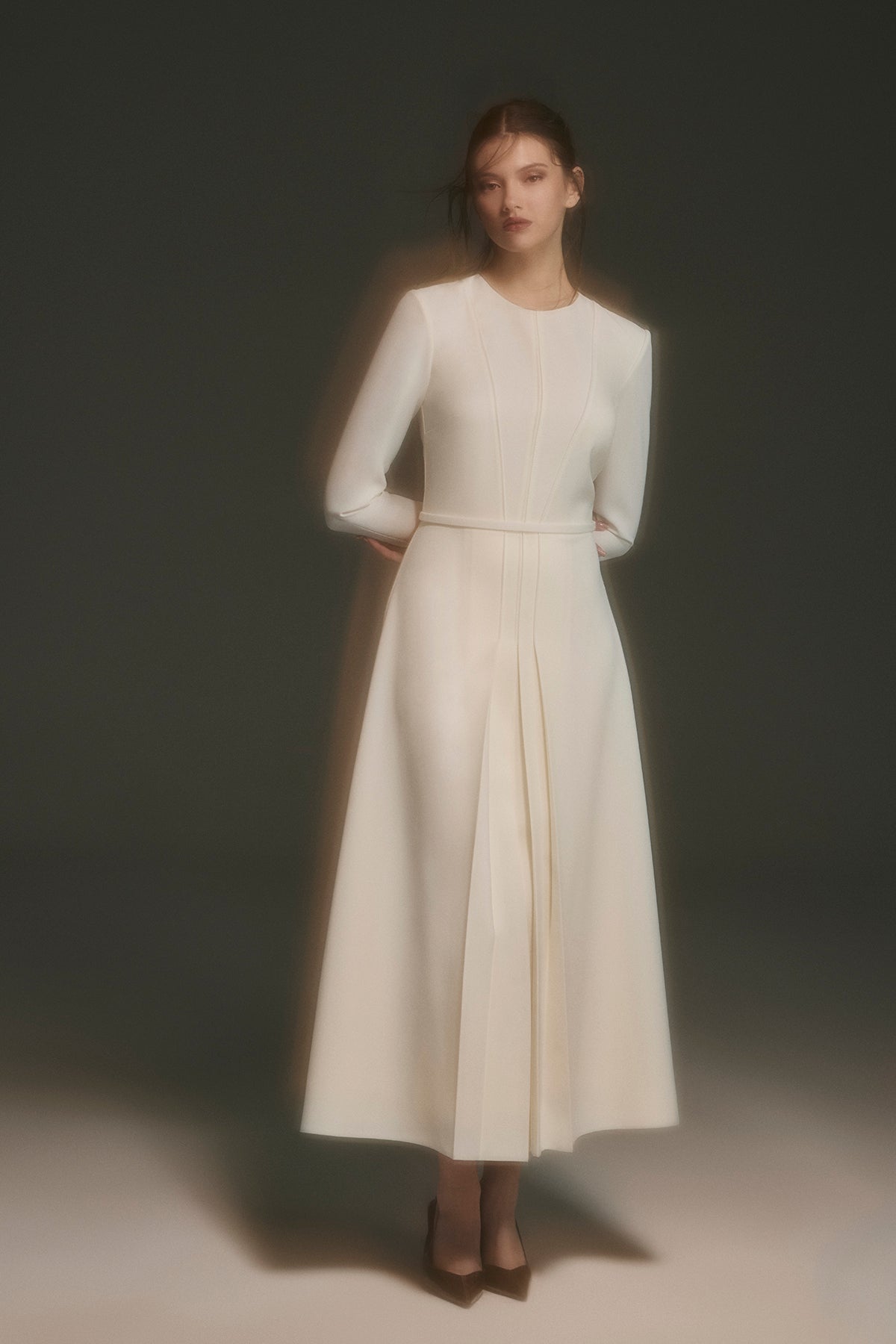 Piliseli Bel Detaylı Elbise